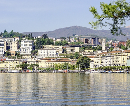Le Tessin (ici Lugano) a connu la variation la plus forte du taux de logements vacants, devant l’Espace Mittelland. anna_klyasheva