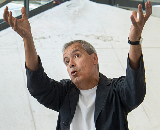 L’architecte Manuel Aires Mateus, qui a cosigné les plans du bâtiment Photo Elysée-mudac. ARC Jean-Bernard Sieber