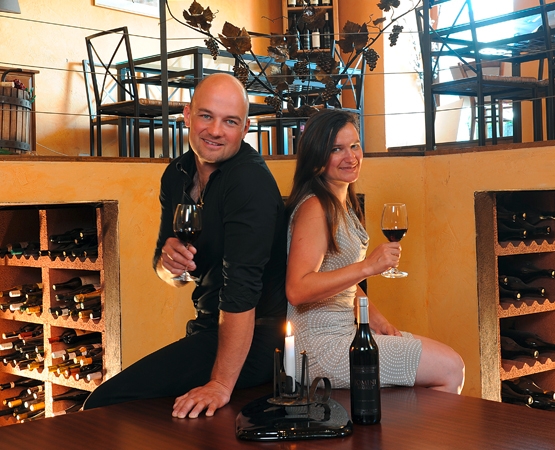 Constant et Sophie Jomini, vignerons à Chexbres. DR