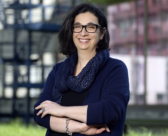 «Savoir utiliser les outils, c’est bien, mais ce dont vont avoir besoin les étudiants, c’est d’un esprit critique, de la capacité à évaluer la pertinence et la qualité des informations, pendant les études et après.» Catherine El Bez, responsable du projet MOOC (Massive Open Online Course) à l’UNIL. Felix Imhof