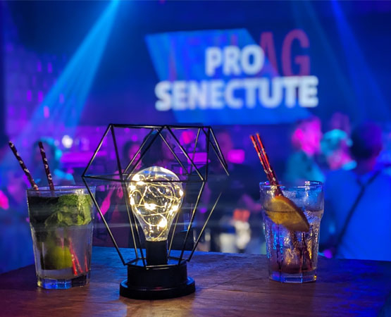 Les soirées «Forever Young» au Mad Club de Lausanne rassemblant les 60 ans et plus rencontrent un vrai succès.