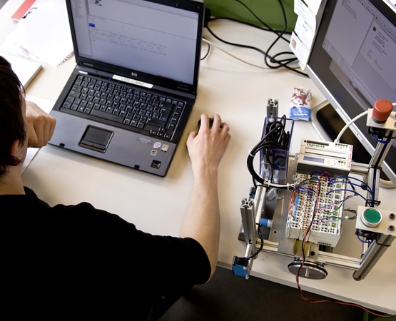 La transition numérique dans les écoles professionnelles fait aussi partie des priorités. CPNV