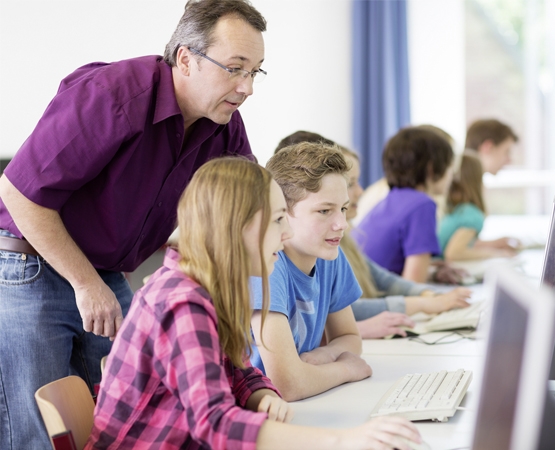 L’éducation aux MITIC (Médias, images et technologies de l’information et de la communication) a été introduit progressivement entre 2011 et 2014. Fotolia